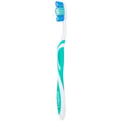 Colgate Üçlü Etki Orta Diş Fırçası Yeşil